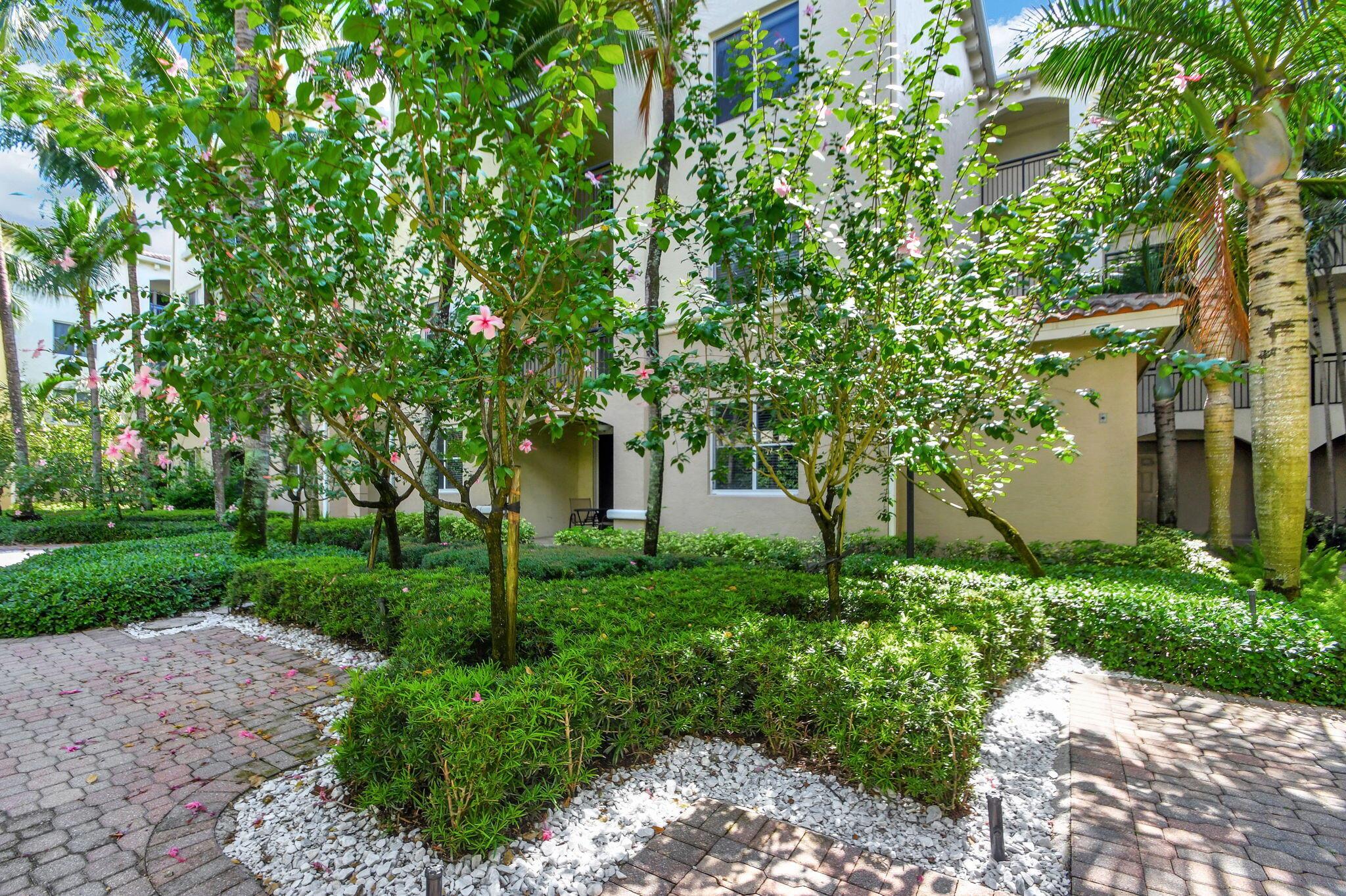 SAN RAPHAEL CONDO - Residential