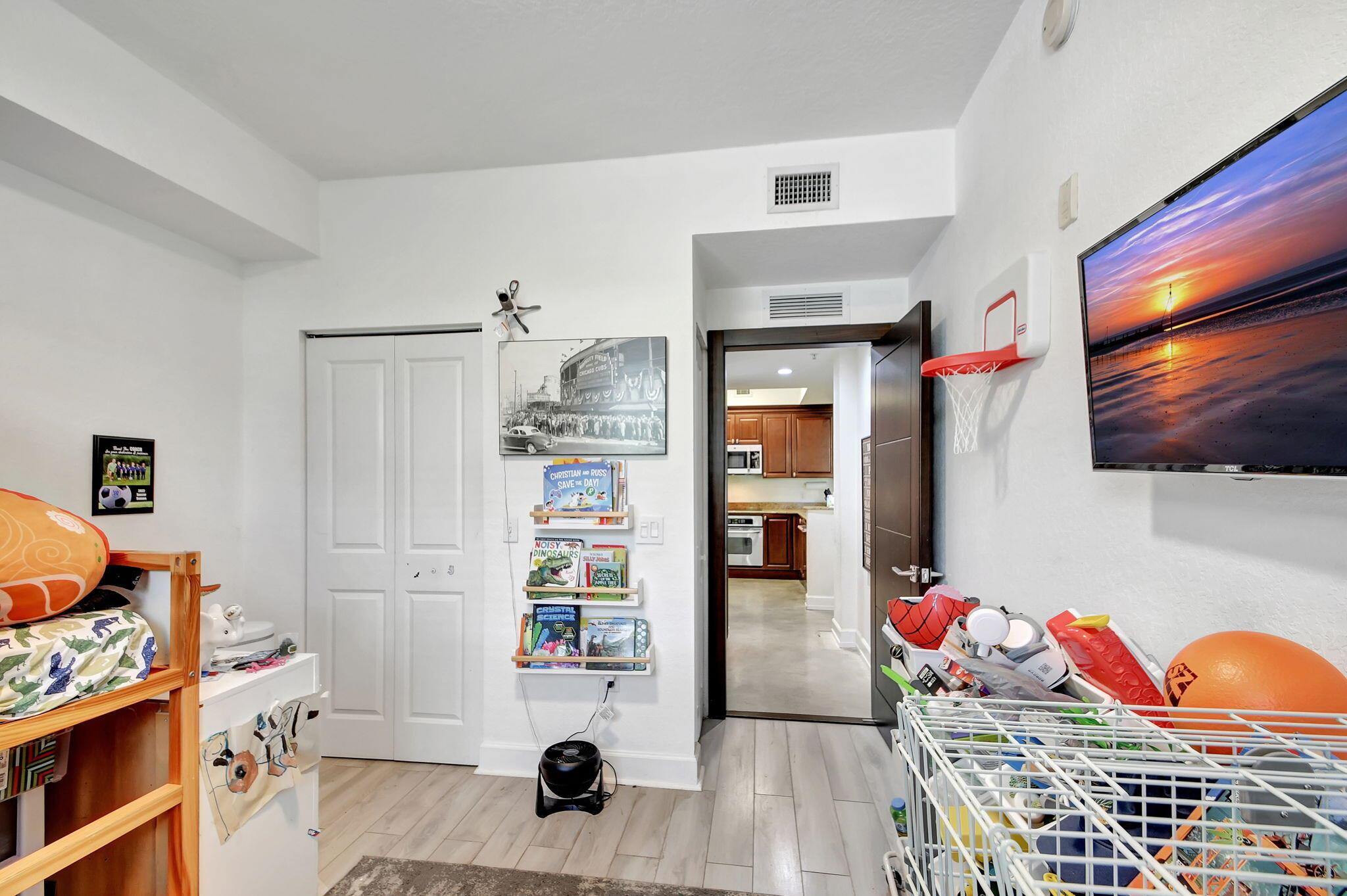 SAN RAPHAEL CONDO - Residential