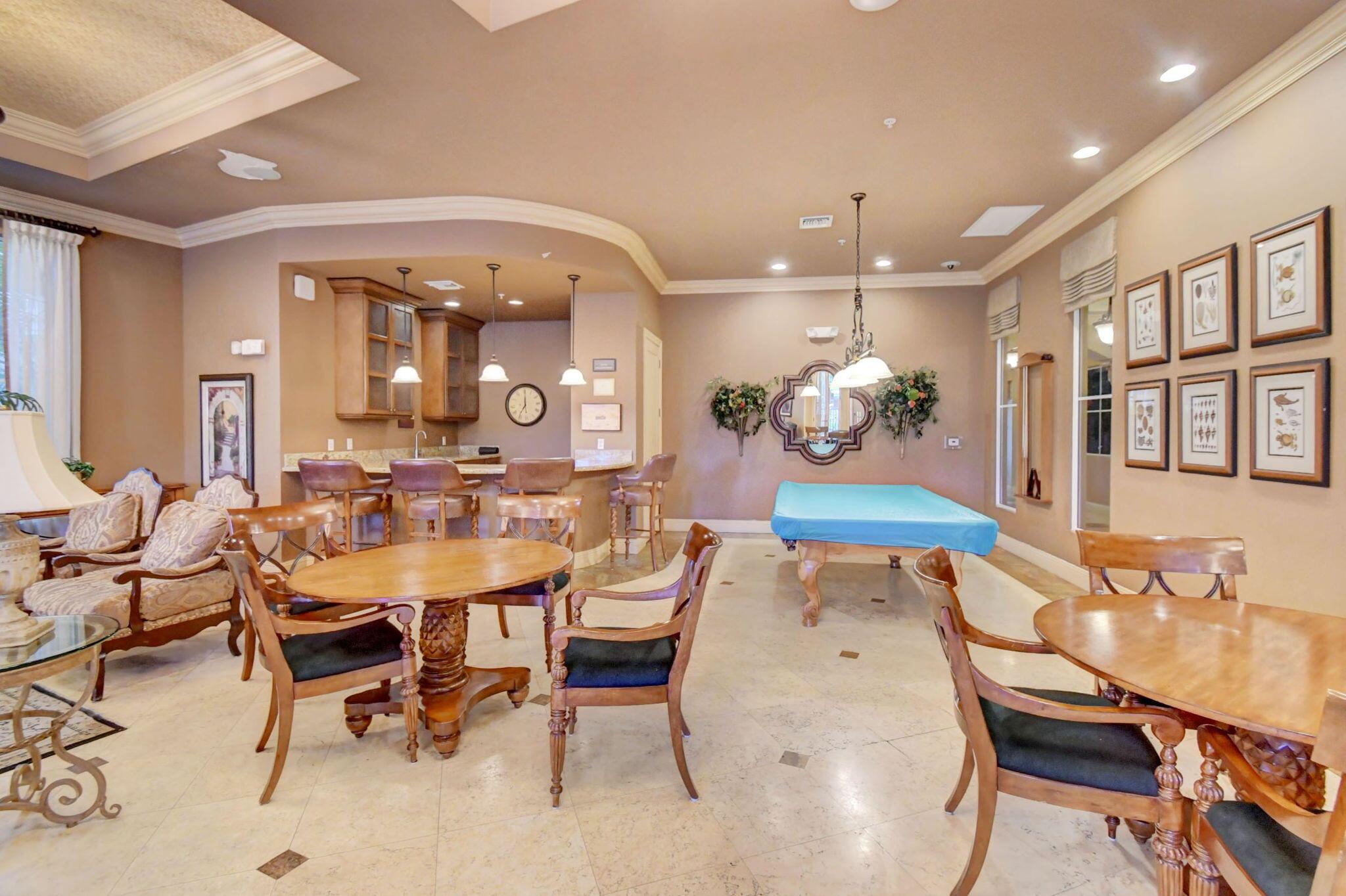 SAN RAPHAEL CONDO - Residential