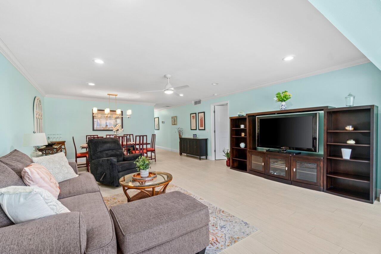 1810 NW 18th Street 103