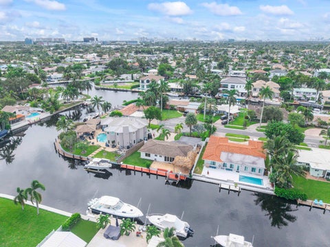 Tiny photo for 361 SE 9TH Court, Pompano Beach, FL 33060 (MLS # B26084254)