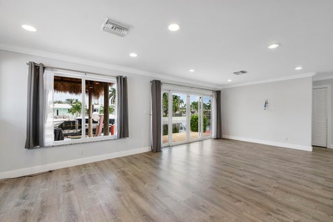 Tiny photo for 361 SE 9TH Court, Pompano Beach, FL 33060 (MLS # B26084254)