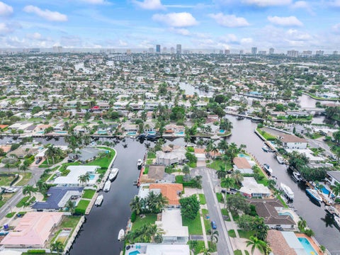 Tiny photo for 361 SE 9TH Court, Pompano Beach, FL 33060 (MLS # B26084254)