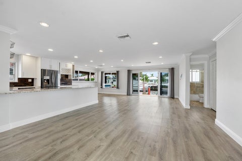 Tiny photo for 361 SE 9TH Court, Pompano Beach, FL 33060 (MLS # B26084254)