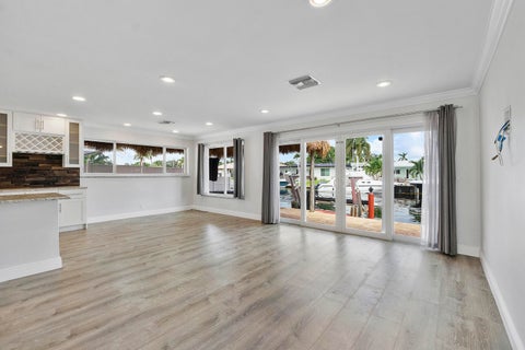 Tiny photo for 361 SE 9TH Court, Pompano Beach, FL 33060 (MLS # B26084254)