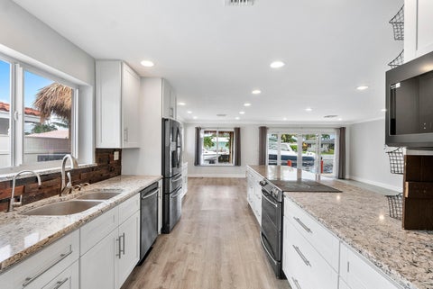 Tiny photo for 361 SE 9TH Court, Pompano Beach, FL 33060 (MLS # B26084254)