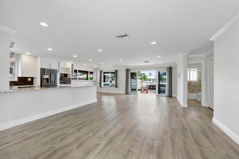 Tiny photo for 361 SE 9TH Court, Pompano Beach, FL 33060 (MLS # B26084254)