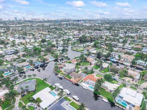 Tiny photo for 361 SE 9TH Court, Pompano Beach, FL 33060 (MLS # B26084254)