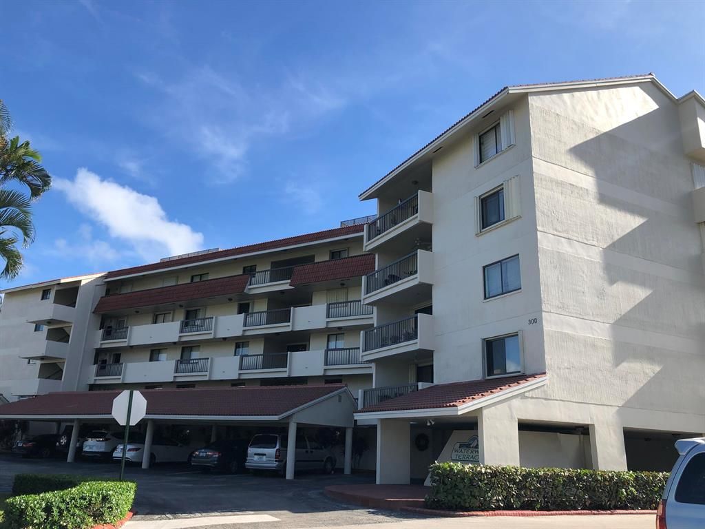 Photo of 300 Golfview Road #304, North Palm Beach, FL 33410 (MLS # R10766189)