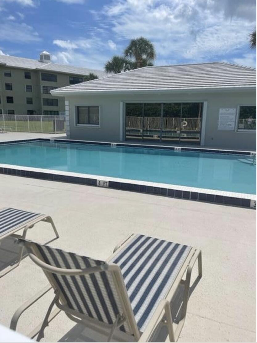 WHITEHALL CONDO OF THE LANDS OF THE PRESIDENT - Residential