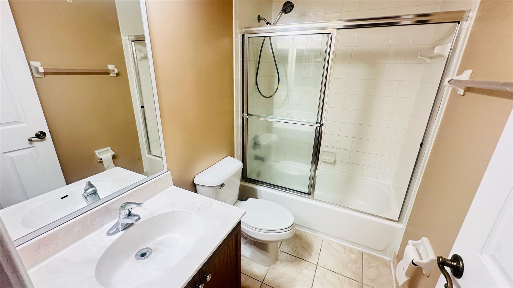 Lyons Indust Park 71-1 B - Residential Lease