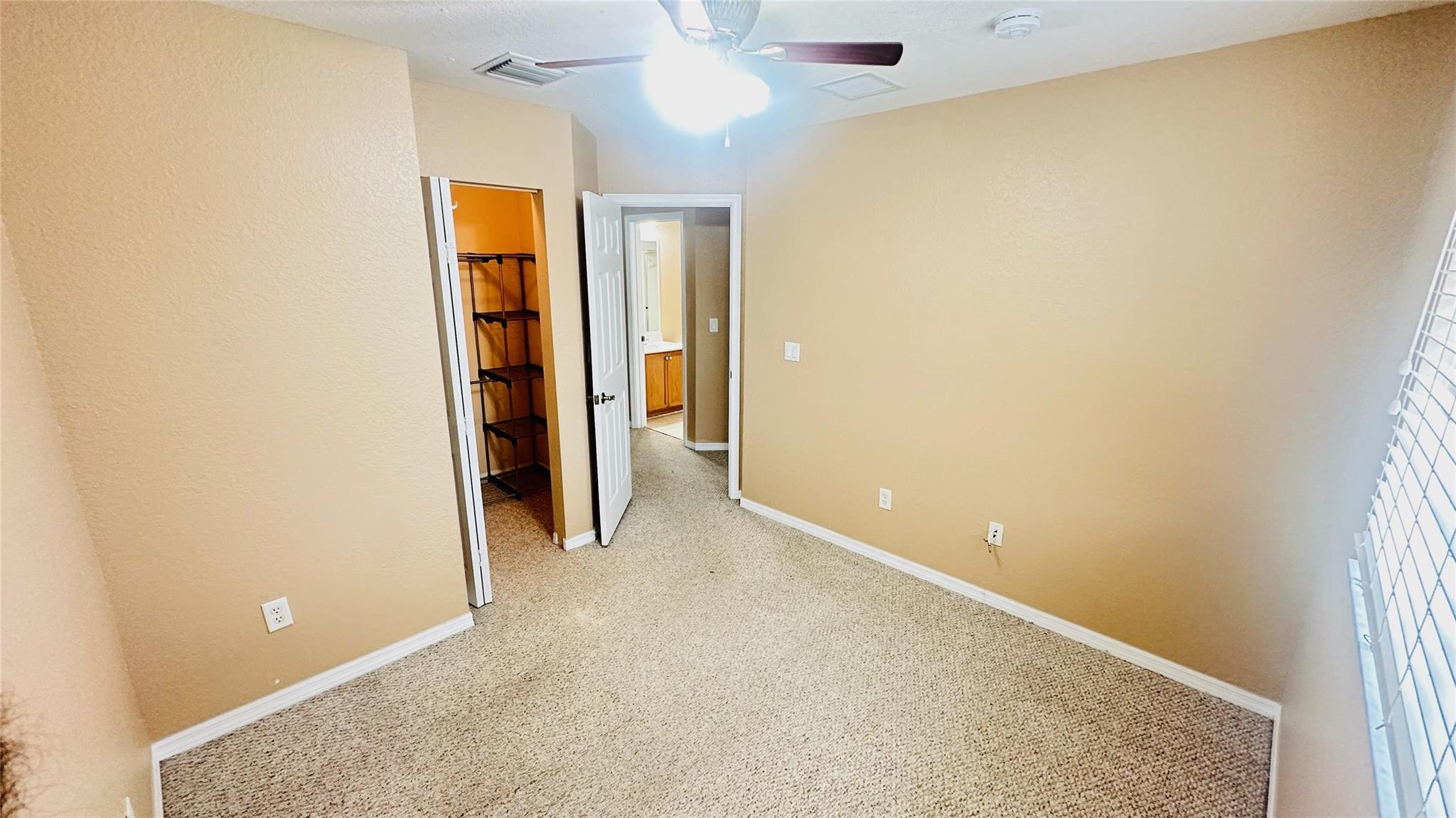 Lyons Indust Park 71-1 B - Residential Lease