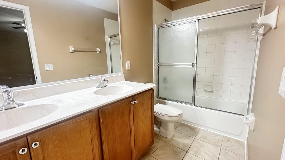 Lyons Indust Park 71-1 B - Residential Lease