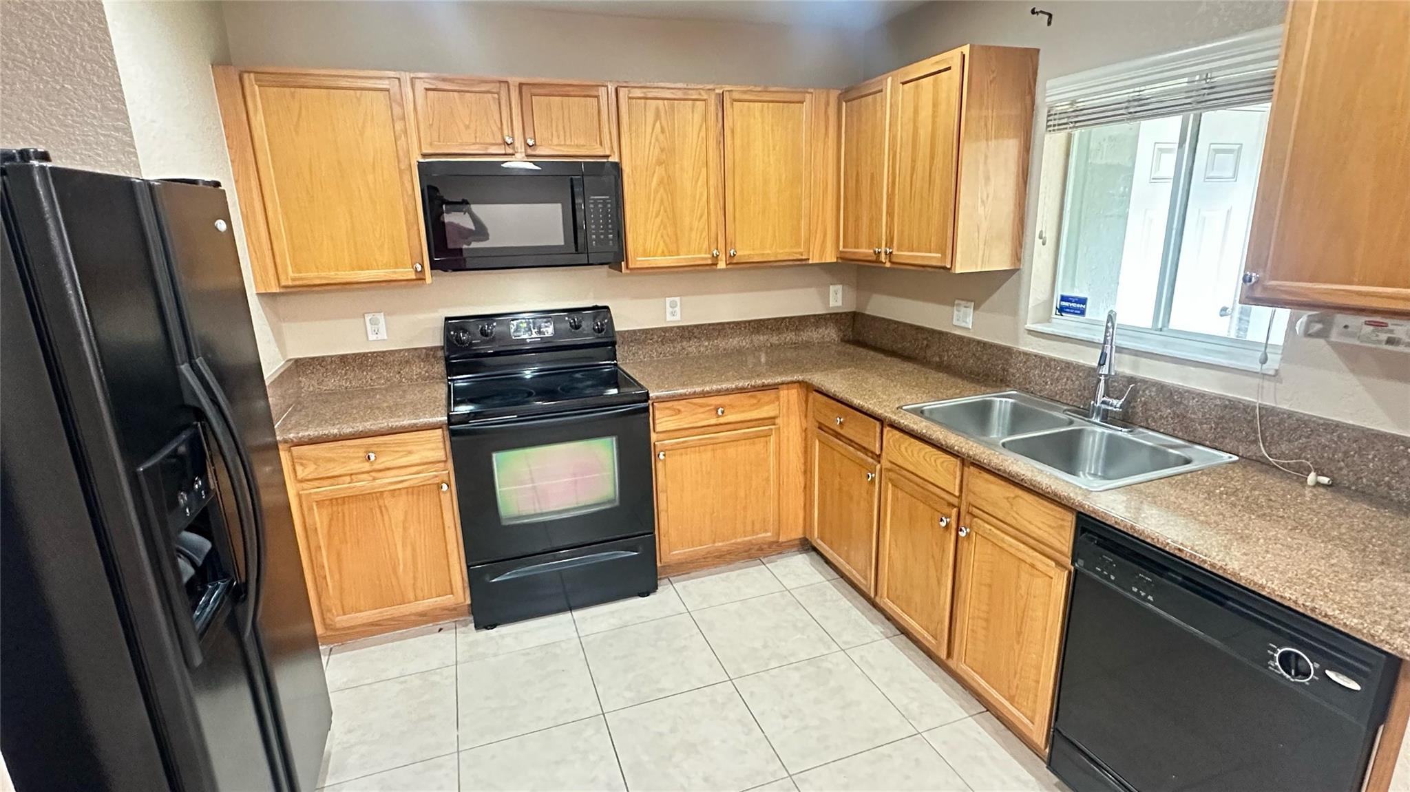 Lyons Indust Park 71-1 B - Residential Lease