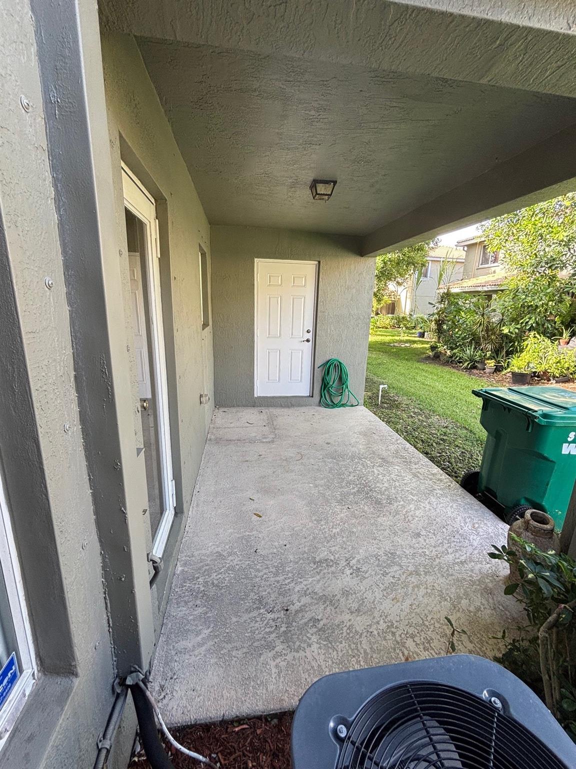 Lyons Indust Park 71-1 B - Residential Lease