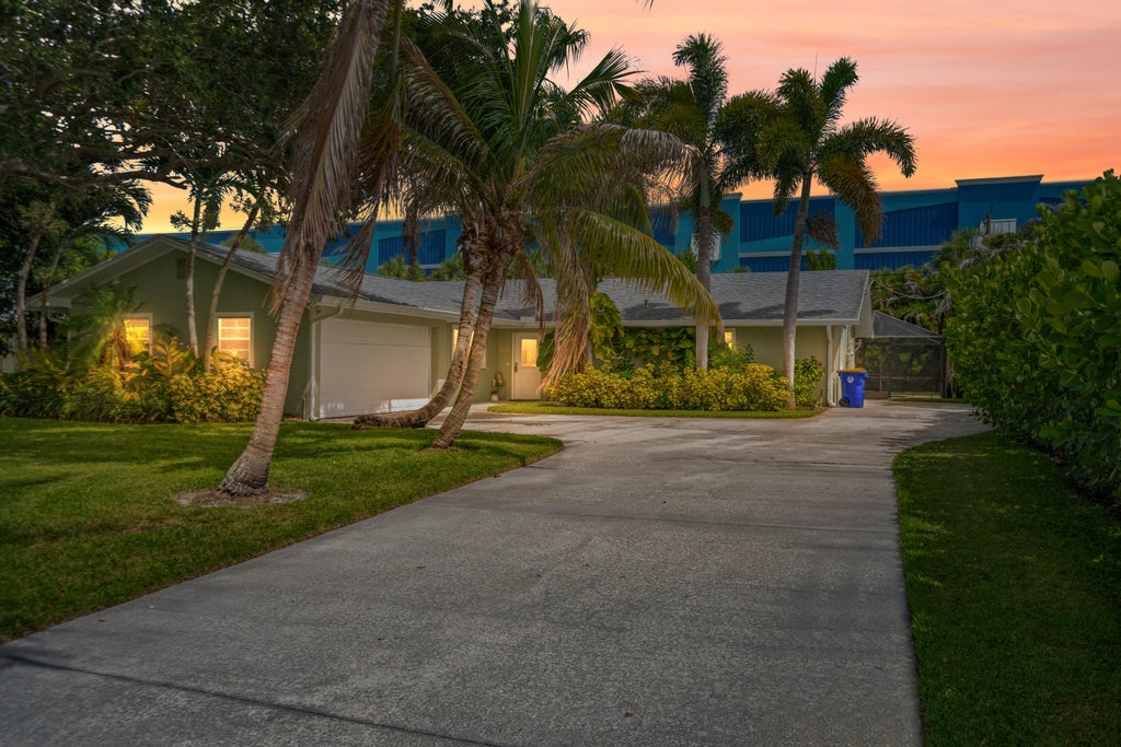 Photo of 4796 SE Manatee Terrace, Stuart, FL 34997 (MLS # B26045750)