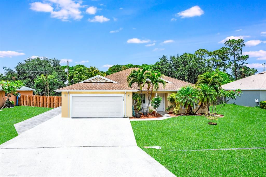 Photo of 1049 SW Payne Avenue, Port Saint Lucie, FL 34953 (MLS # R10724533)