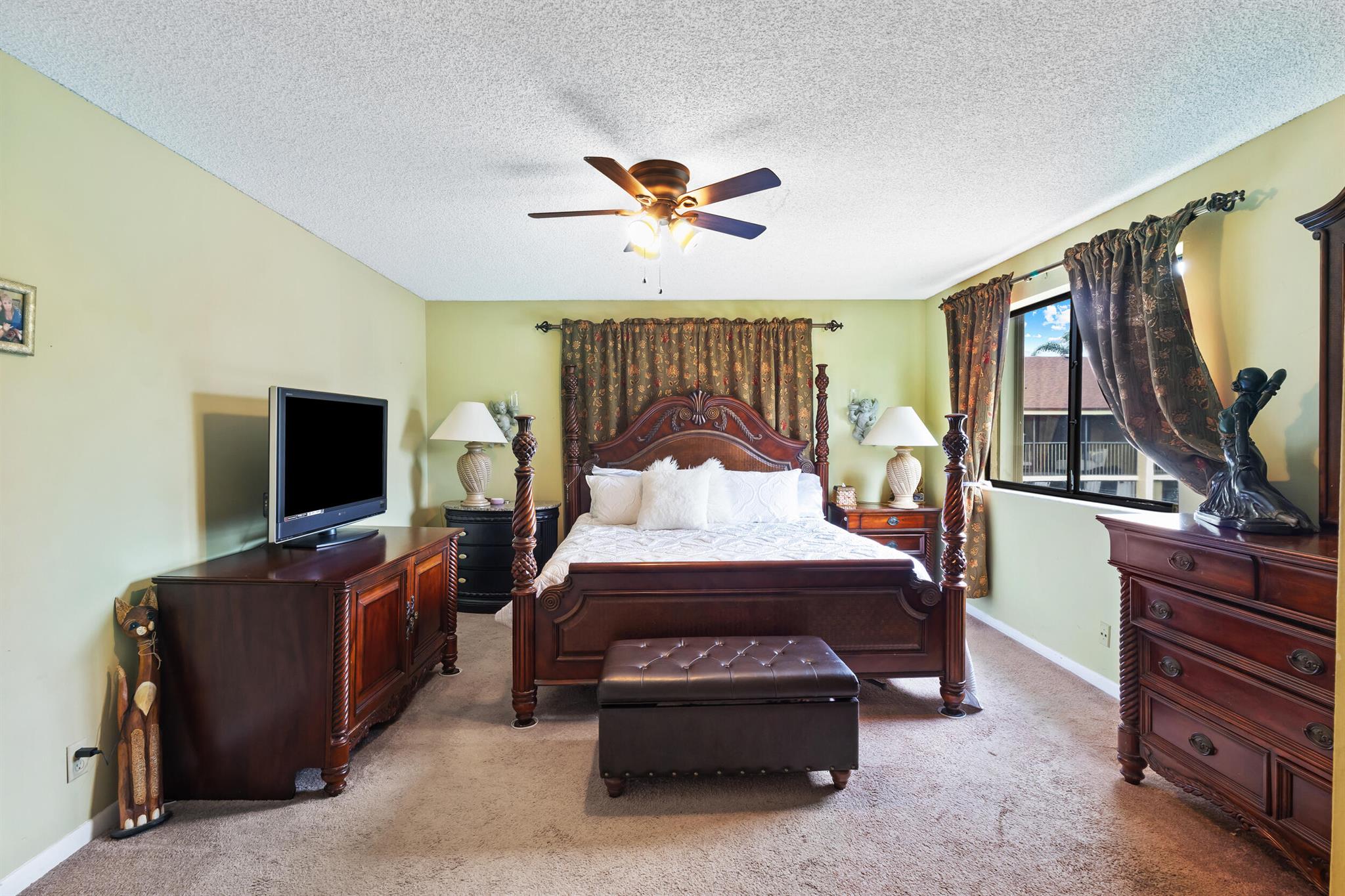 WINDWOOD ISLES CONDO - Residential