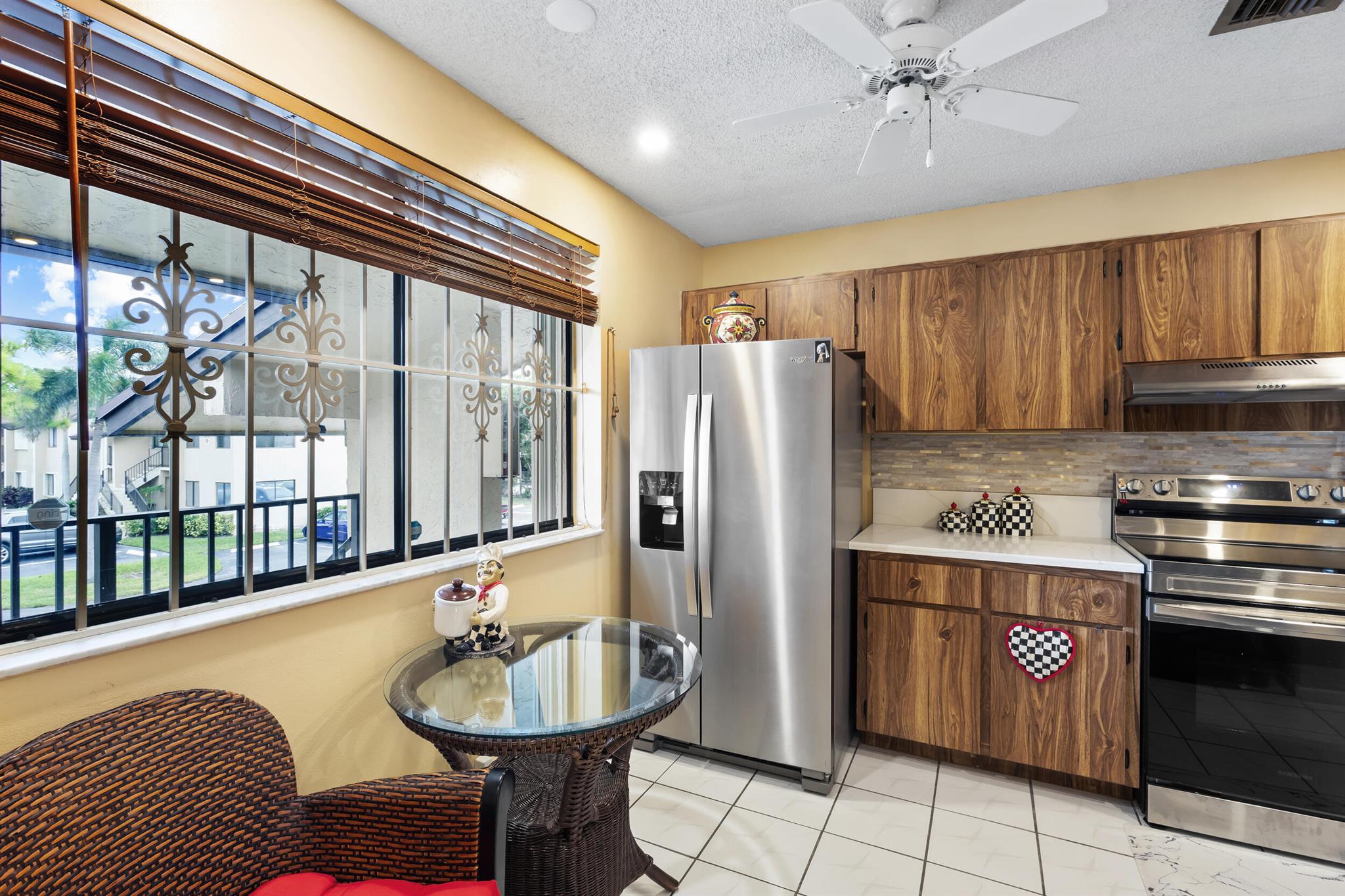 WINDWOOD ISLES CONDO - Residential