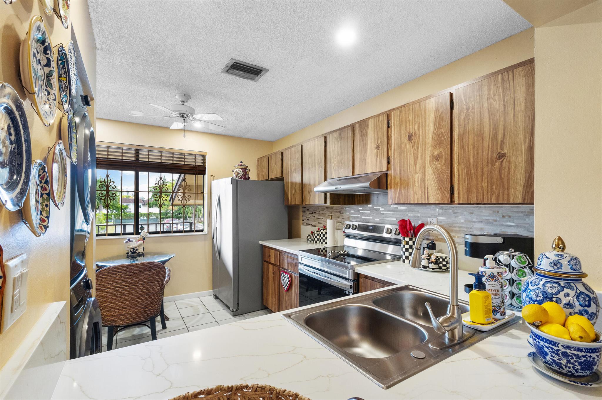 WINDWOOD ISLES CONDO - Residential