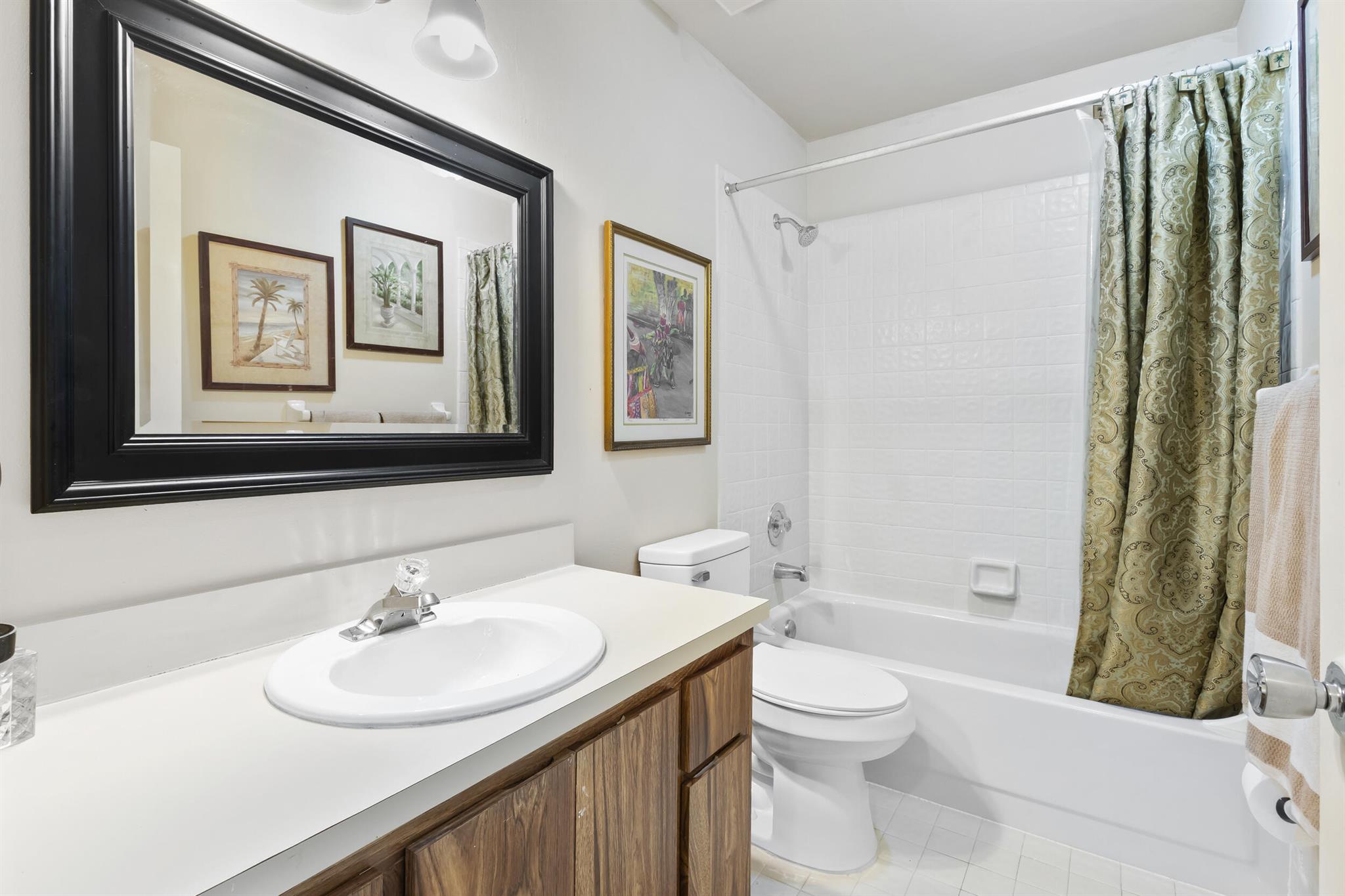 WINDWOOD ISLES CONDO - Residential