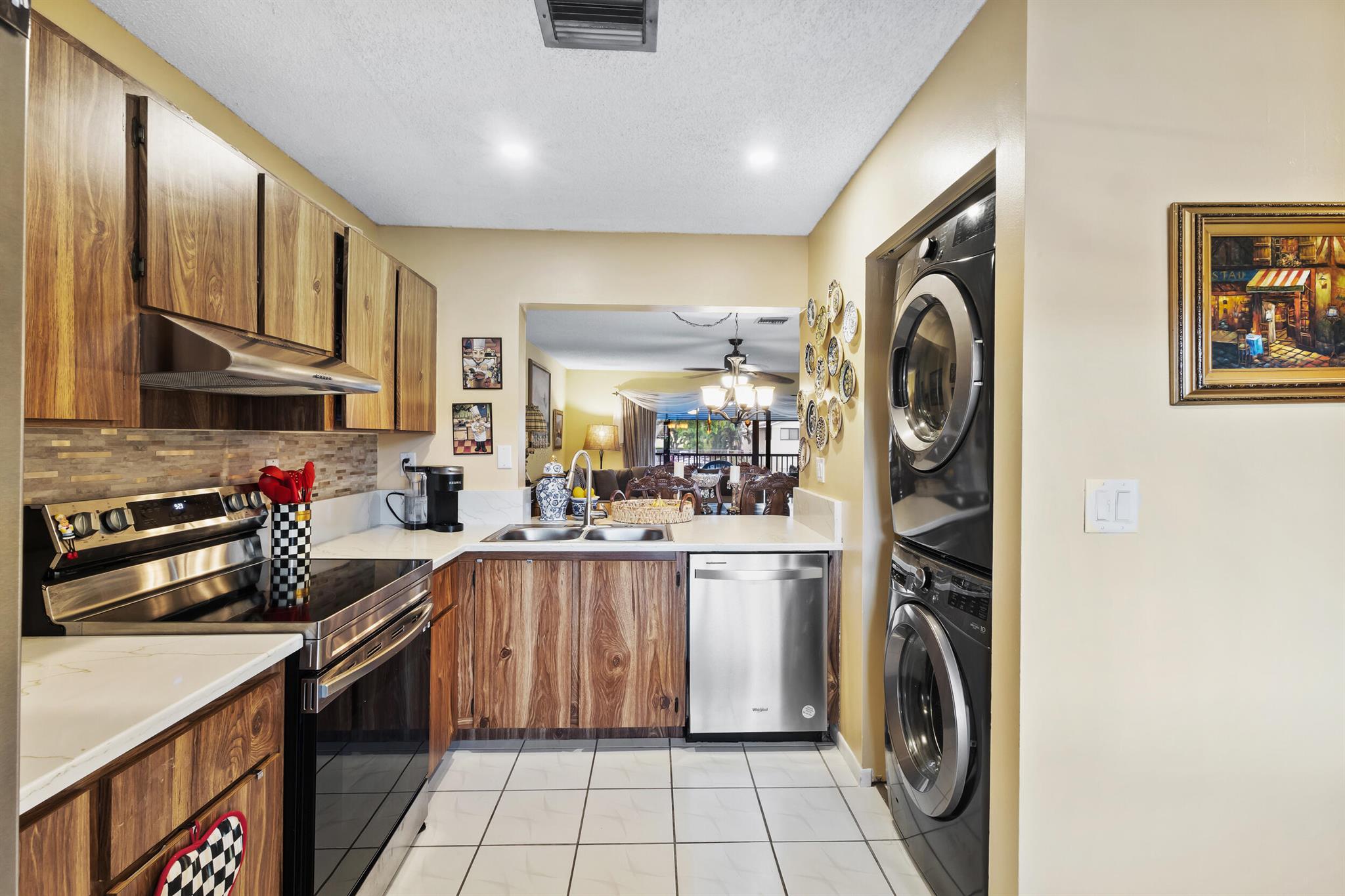 WINDWOOD ISLES CONDO - Residential
