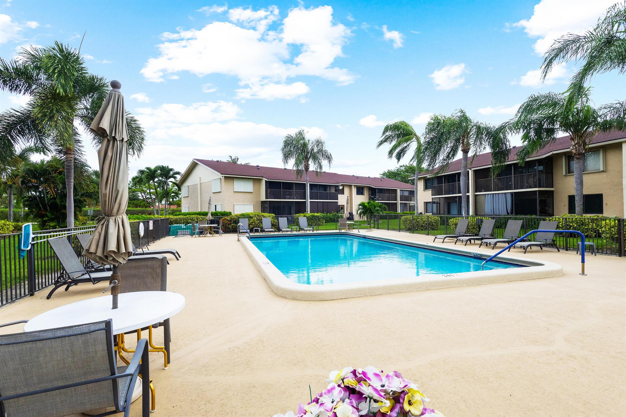WINDWOOD ISLES CONDO - Residential