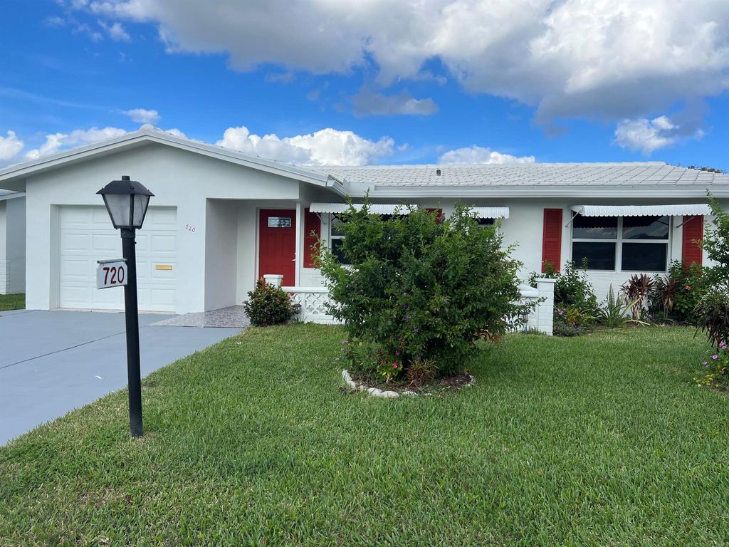 Photo of 720 SW 18th Street, Boynton Beach, FL 33426 (MLS # R11075355)