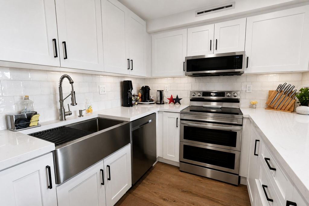 Photo of 9491 Evergreen Place #307, Davie, FL 33324 (MLS # B26035239)
