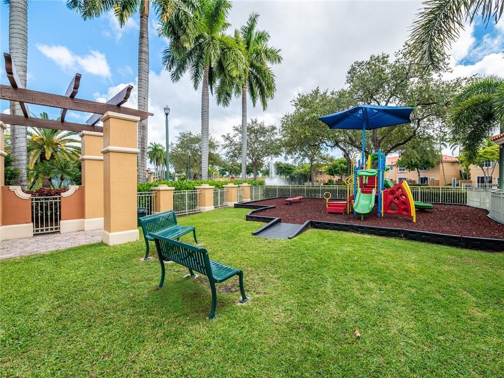 2319 MARINER Court 2706