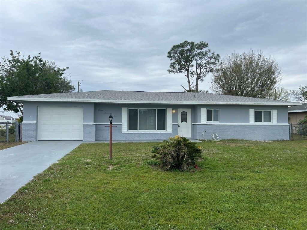 Photo of 476 SE Galleon Lane, Port Saint Lucie, FL 34983 (MLS # F10470389)