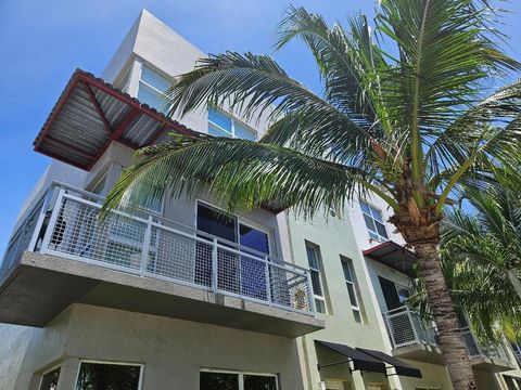 4331 NE 1st Ter Oakland Park FL 33334
