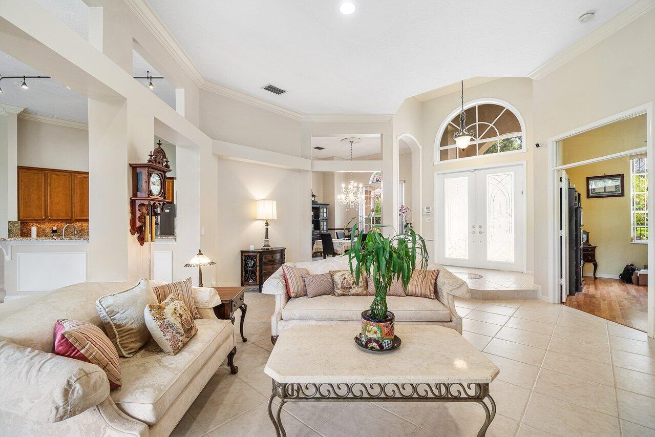 911 Forest Glen Lane