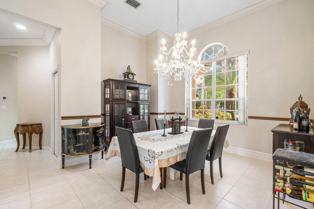 911 Forest Glen Lane