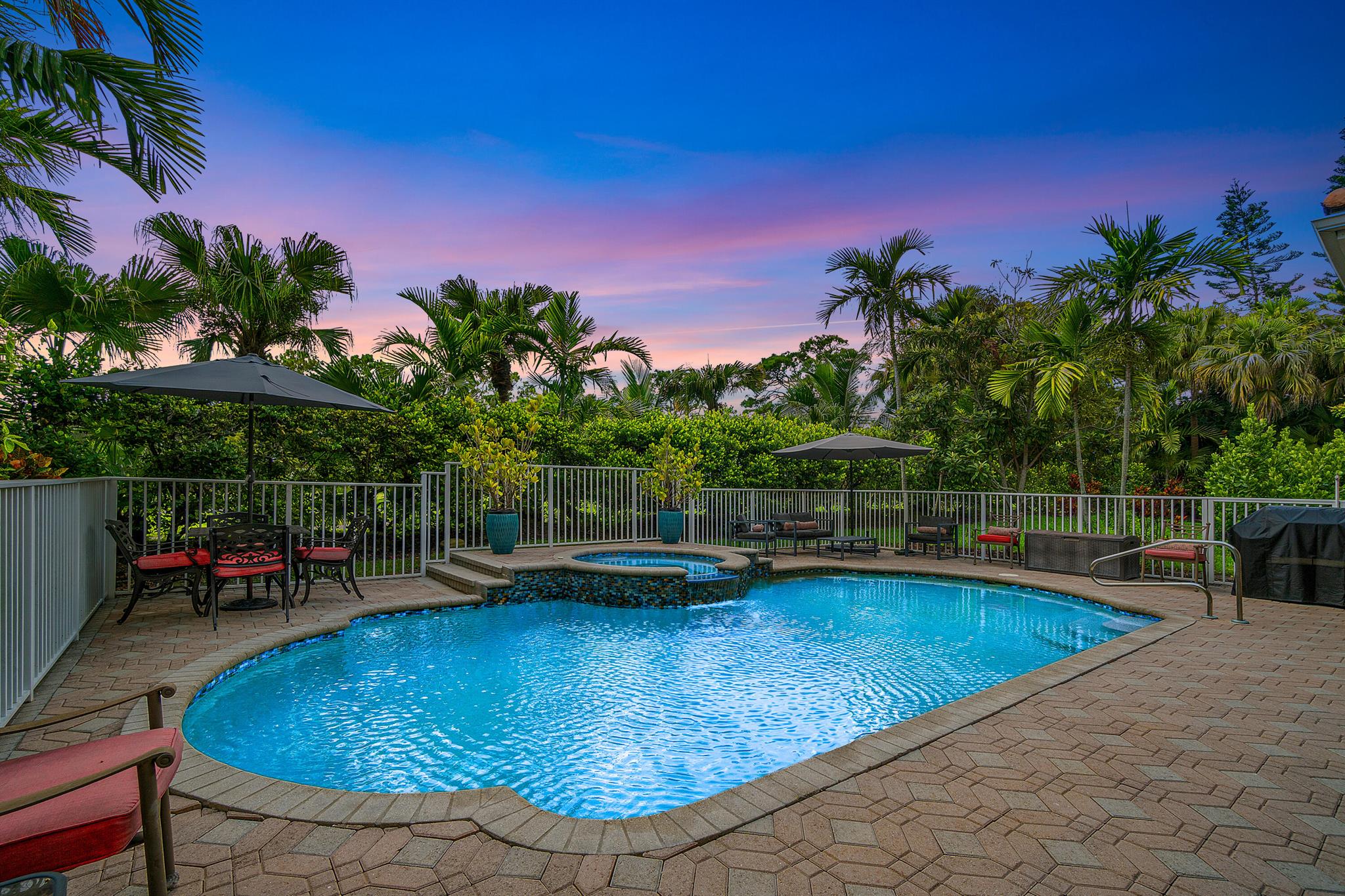 911 Forest Glen Lane