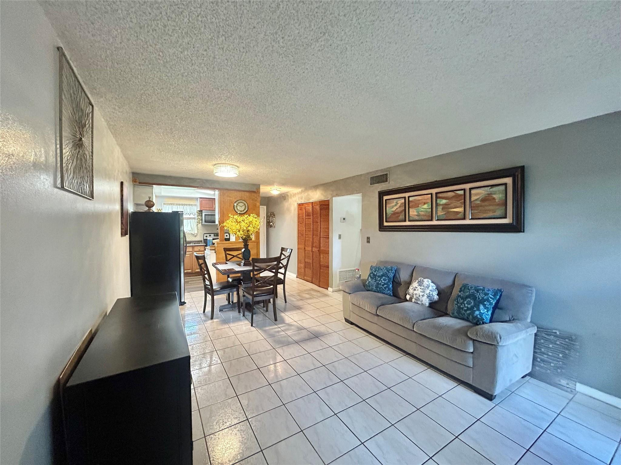 6100 Forest Hill Boulevard 101