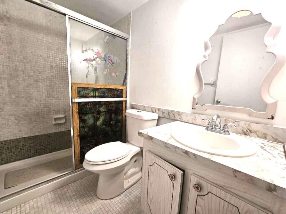 VILLAGE GREEN WINDSOR CONDO - Residential