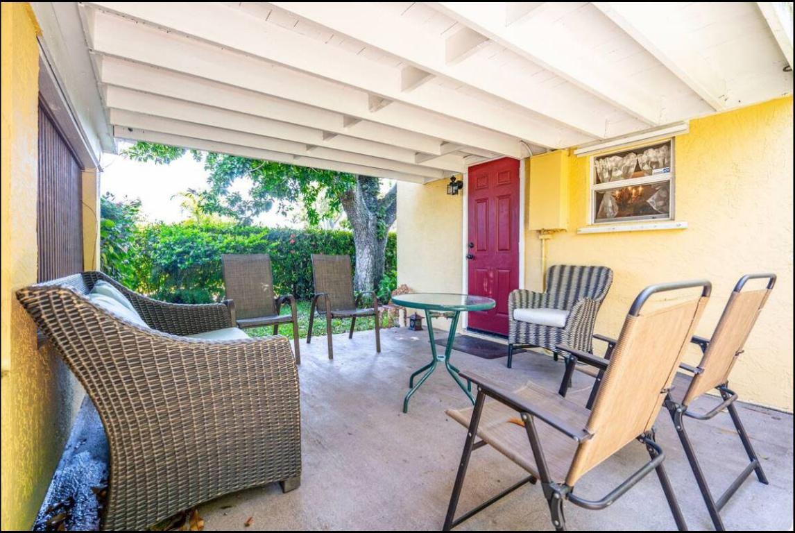 NORTH LAKE WORTH - Residential Income