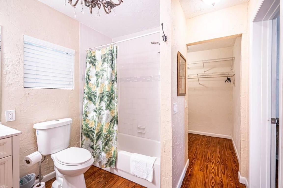 NORTH LAKE WORTH - Residential Income