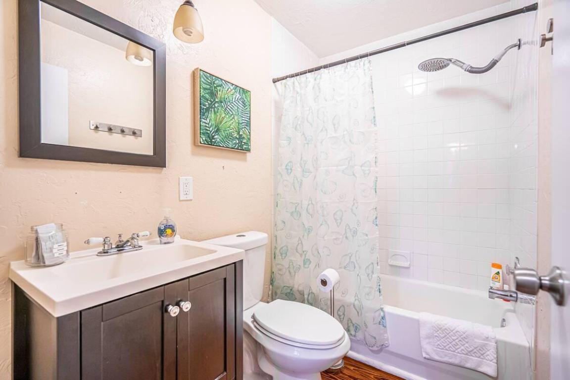 NORTH LAKE WORTH - Residential Income