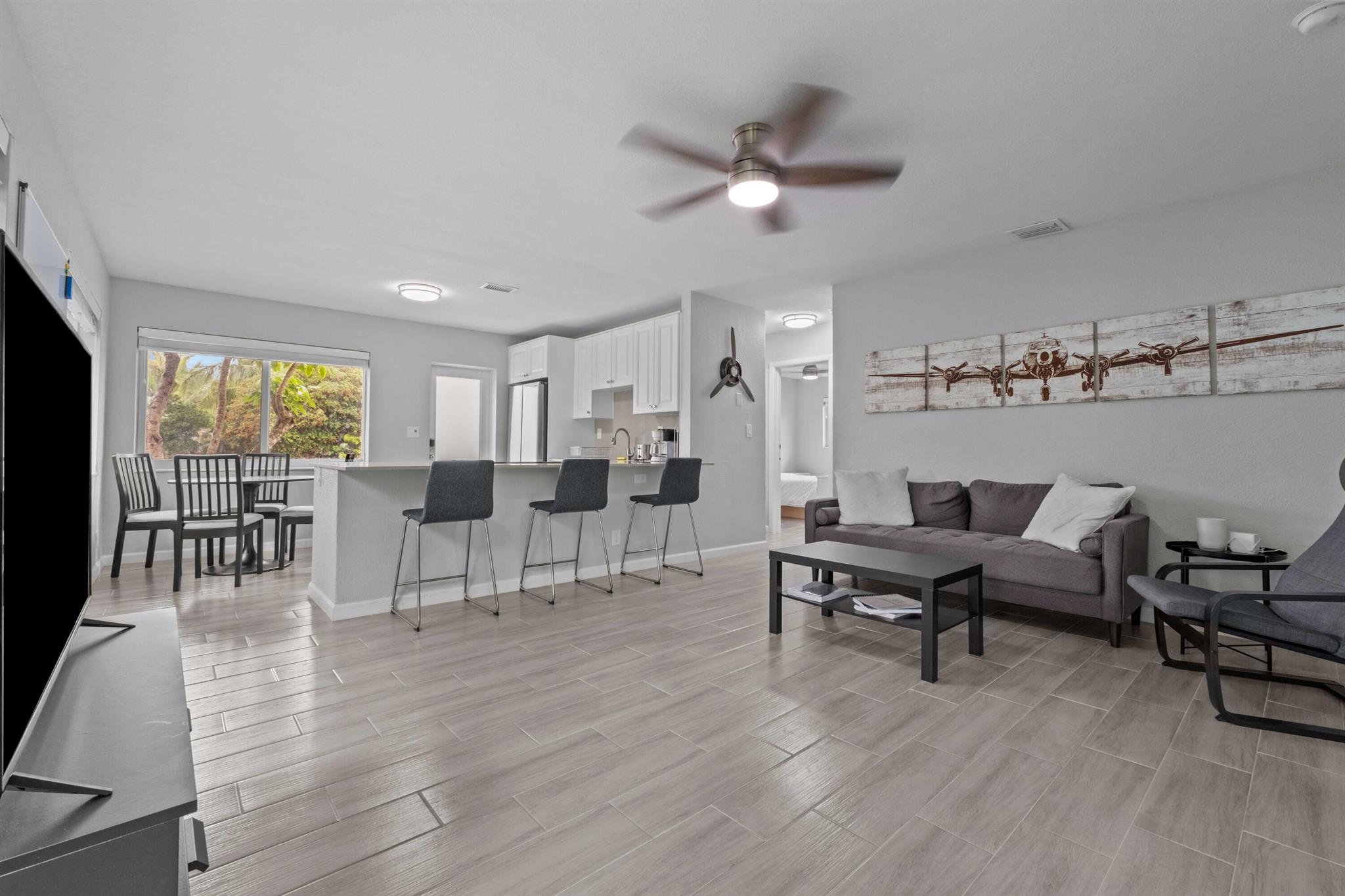 1007 NE 9 Court