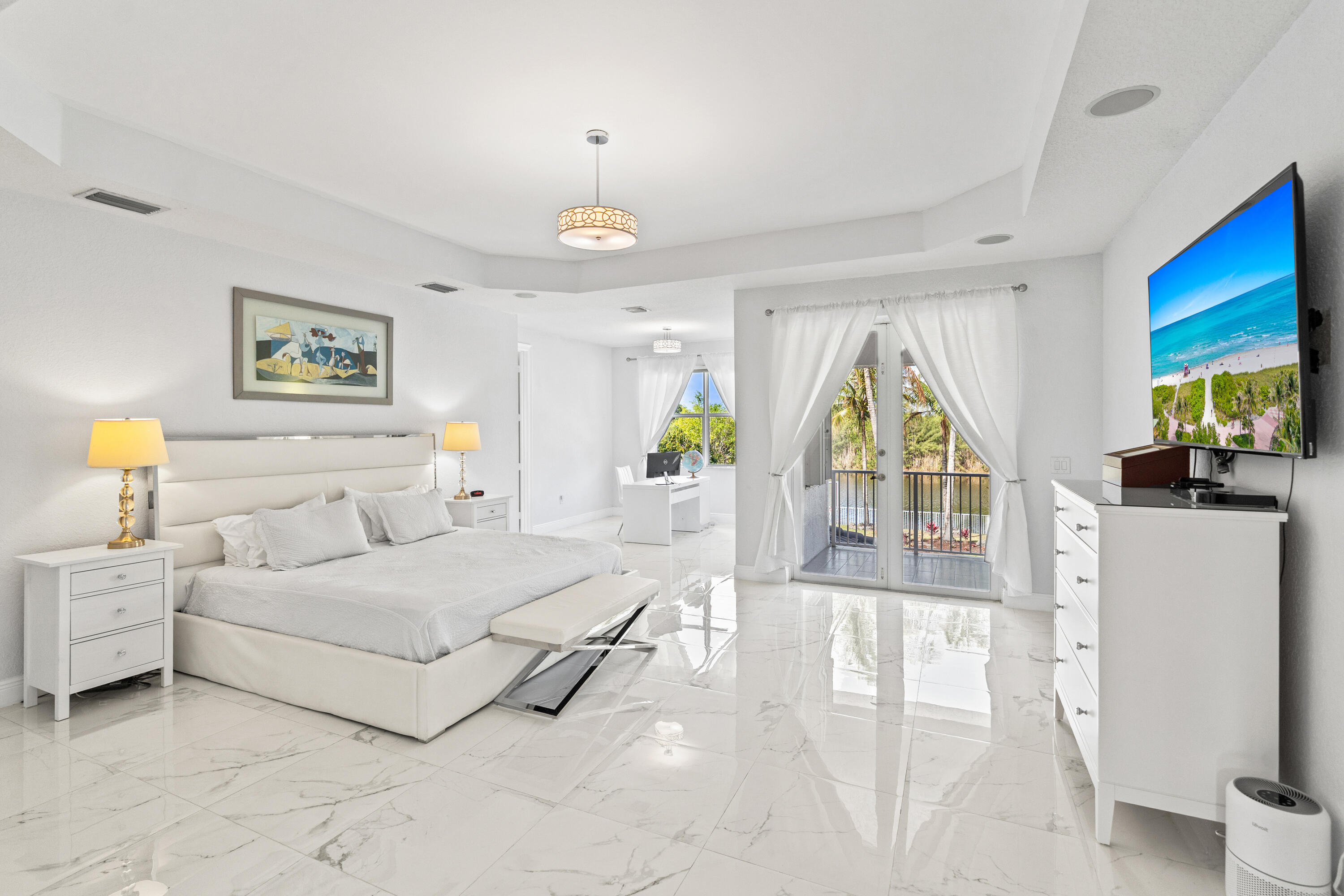 SUNSET LAKES PLAT THREE - Residential