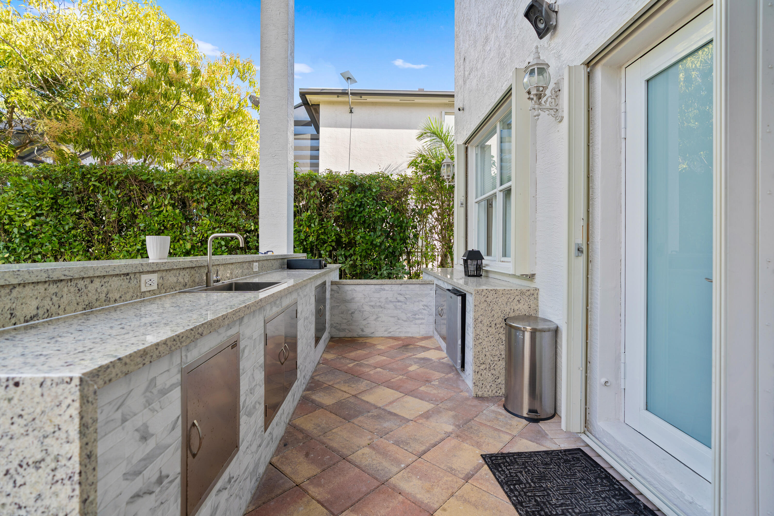 SUNSET LAKES PLAT THREE - Residential