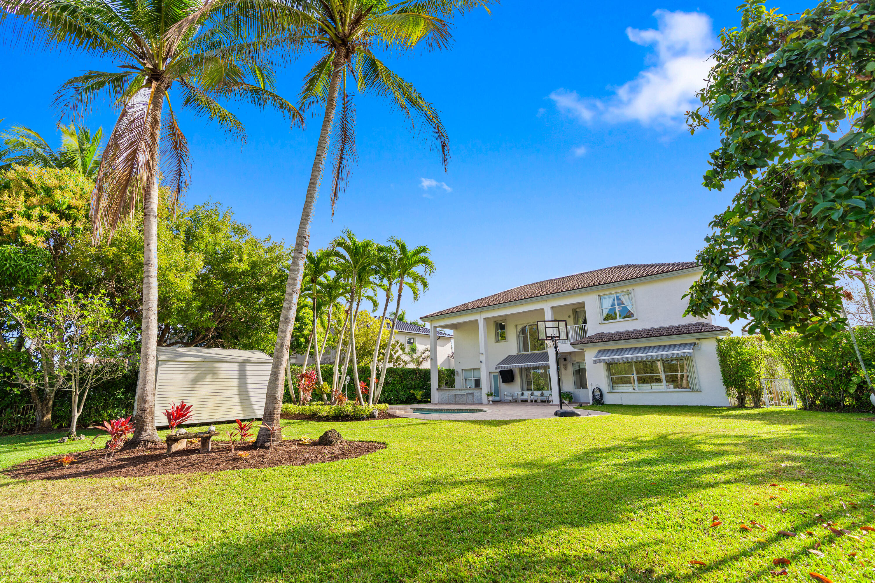 SUNSET LAKES PLAT THREE - Residential