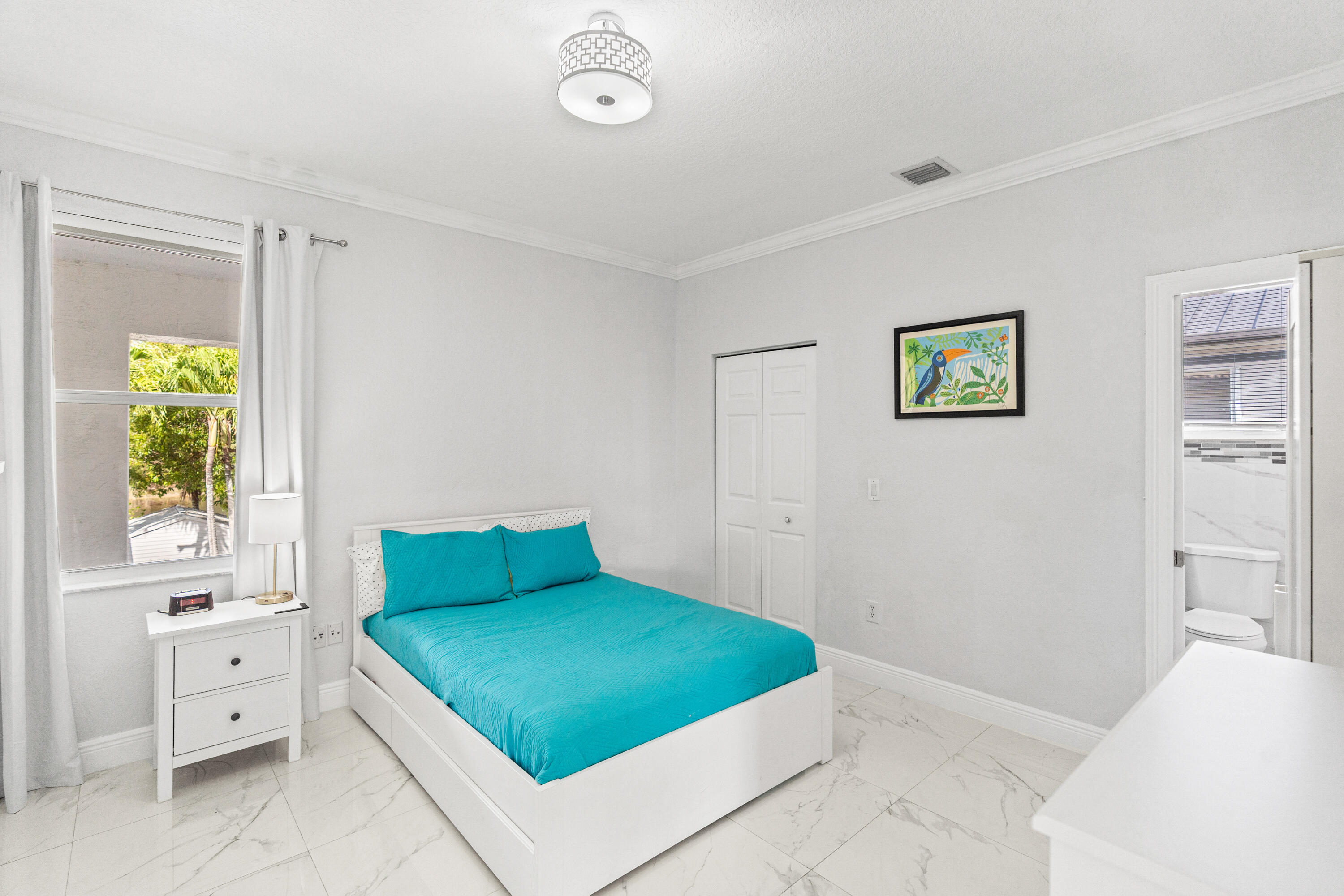 SUNSET LAKES PLAT THREE - Residential