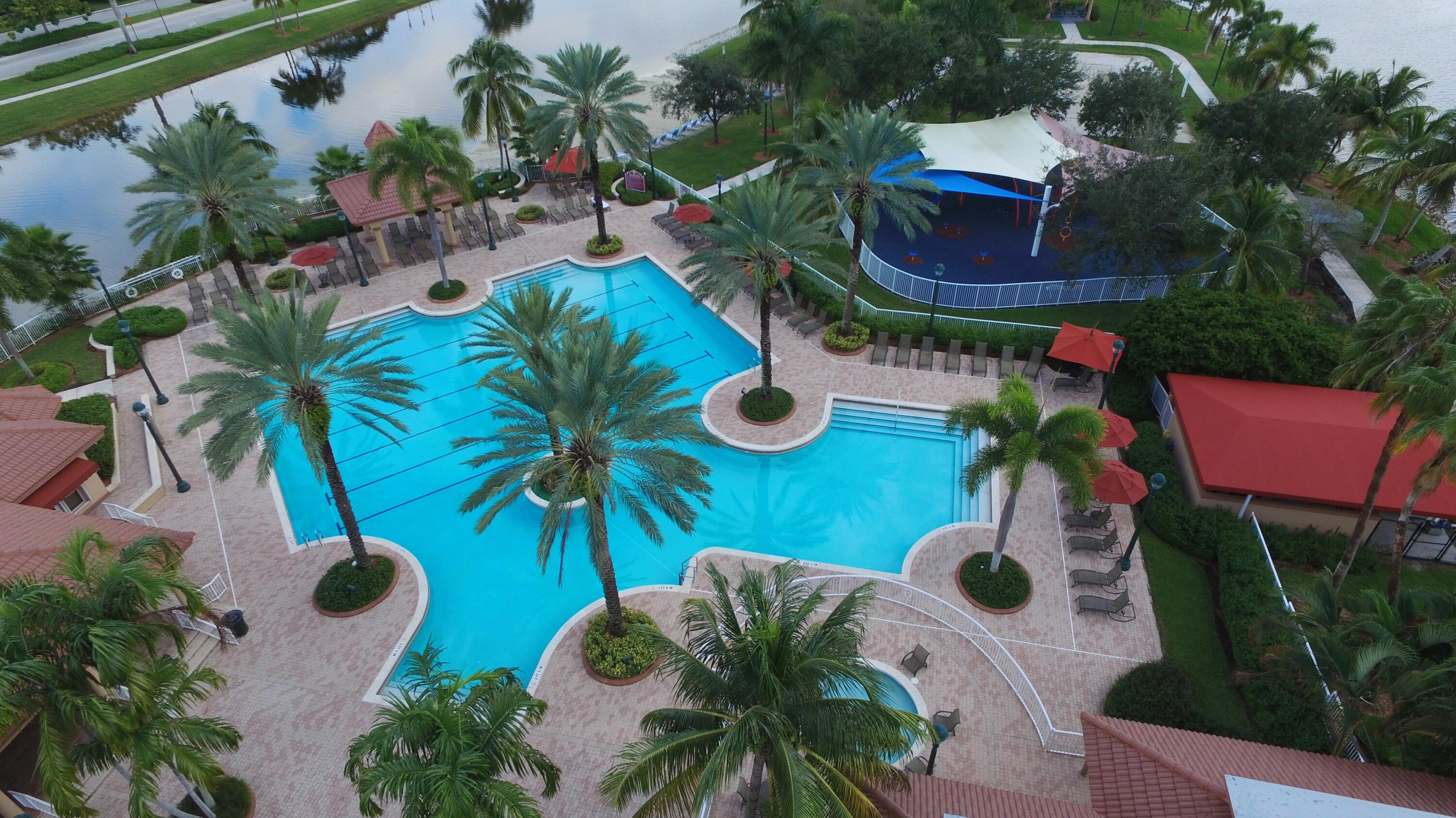 SUNSET LAKES PLAT THREE - Residential