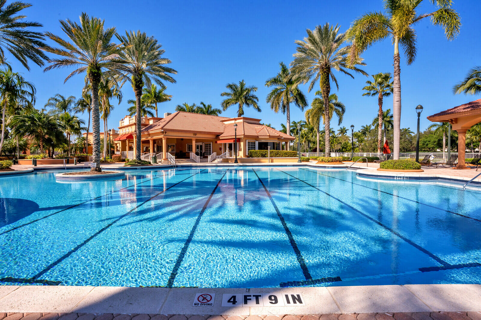 SUNSET LAKES PLAT THREE - Residential