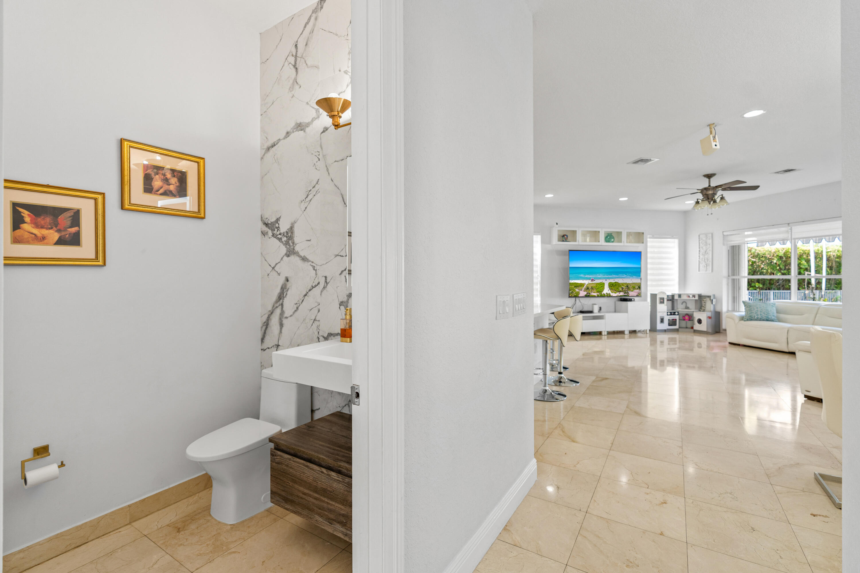 SUNSET LAKES PLAT THREE - Residential