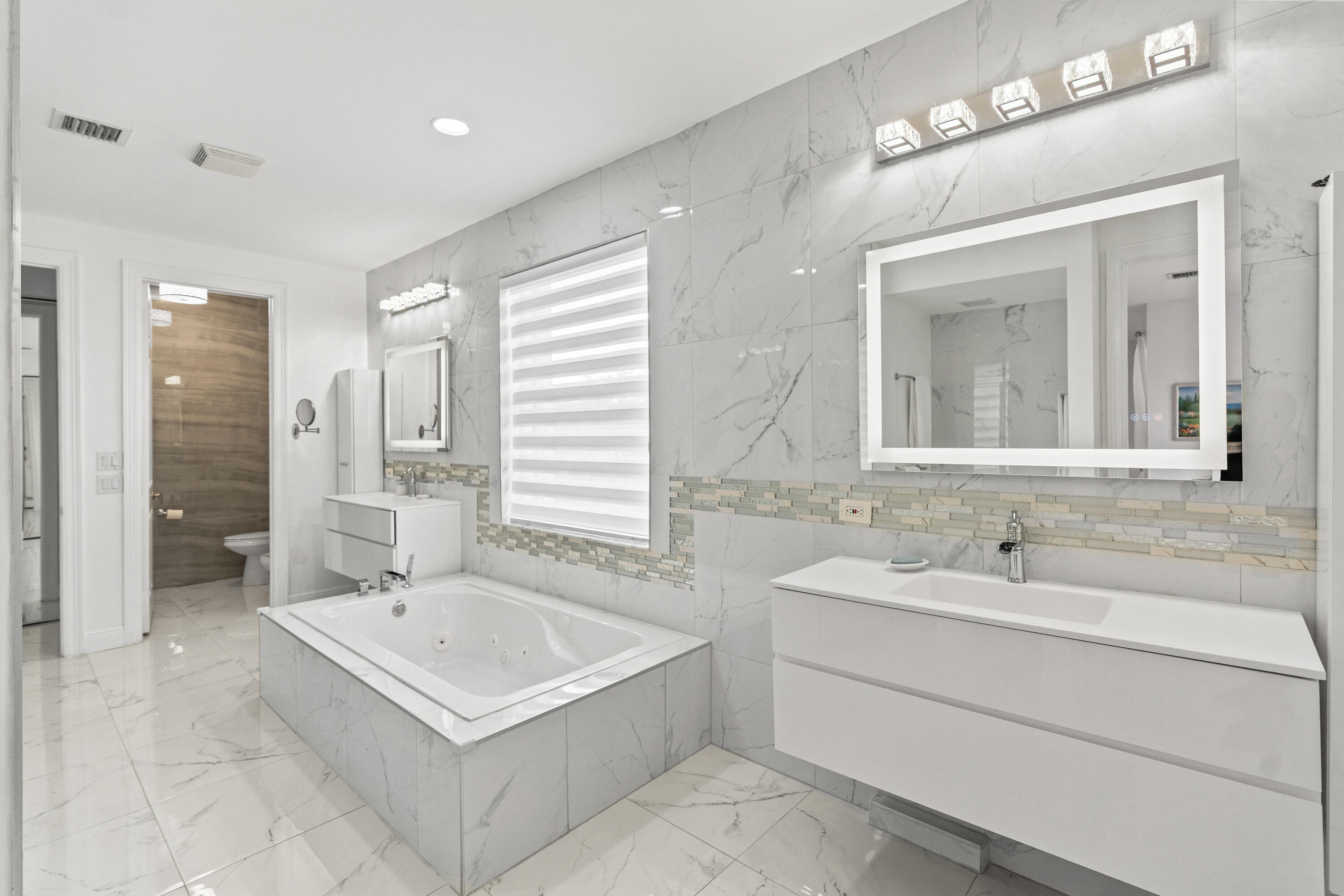 SUNSET LAKES PLAT THREE - Residential