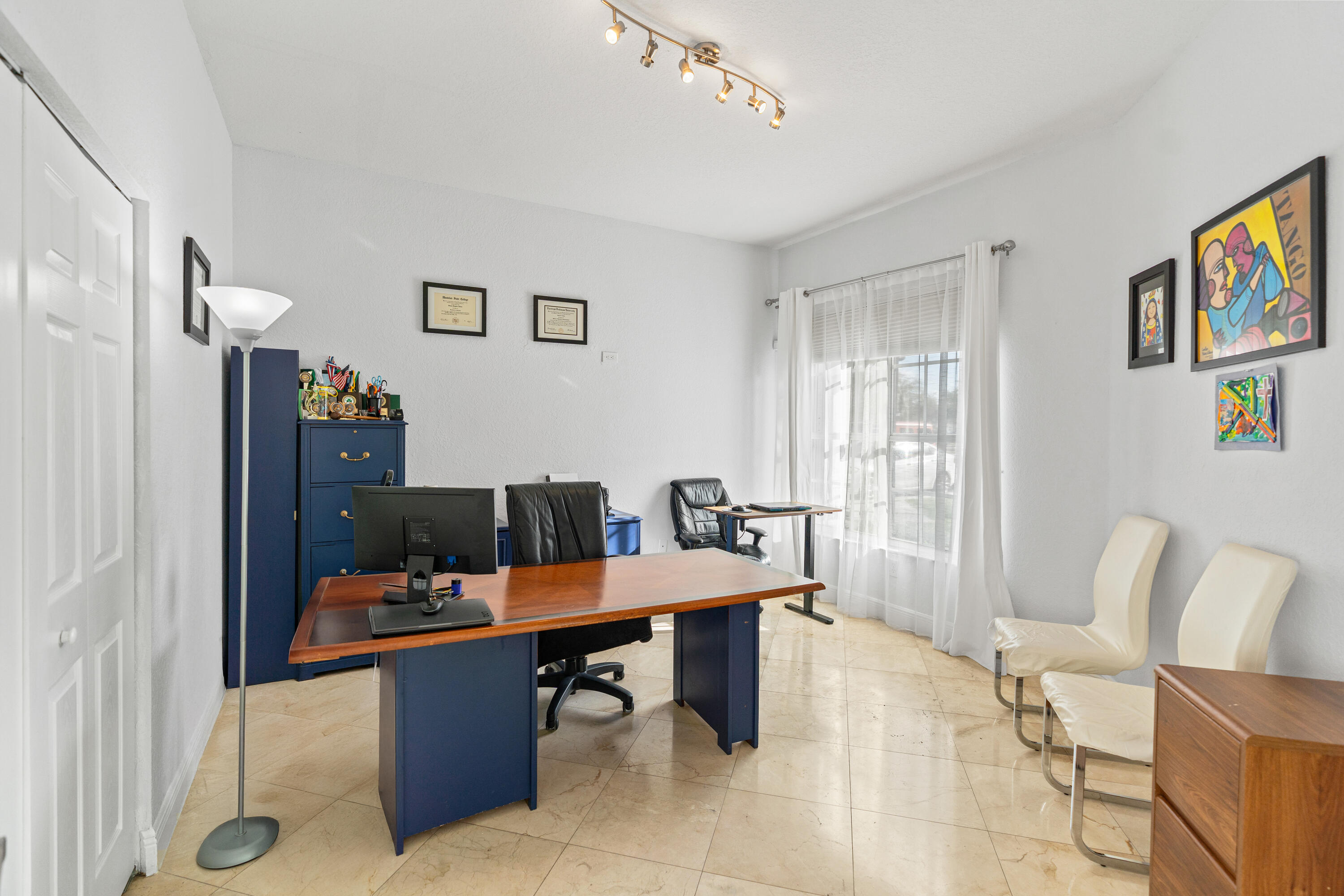 SUNSET LAKES PLAT THREE - Residential